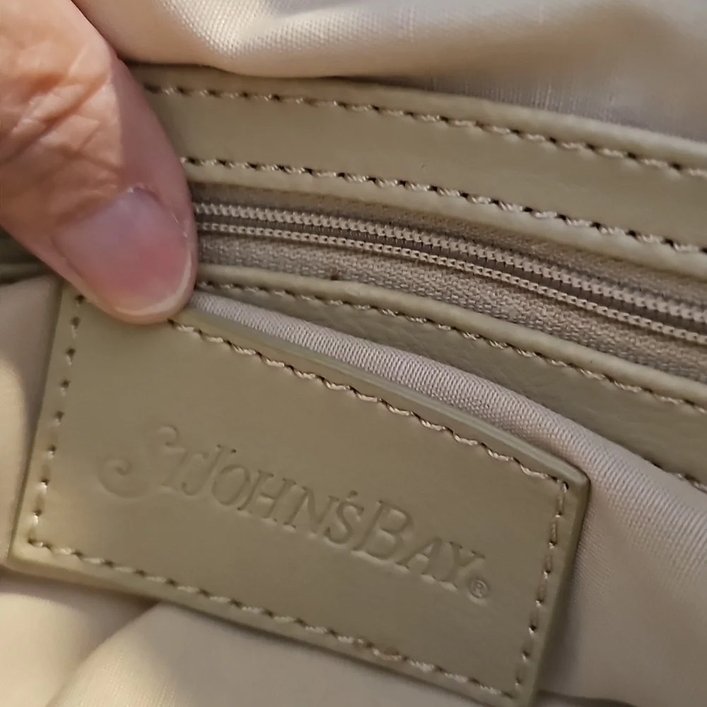 St John's Bay Classic Women's Beige Cowhide Leather Shoulder Bag.‎